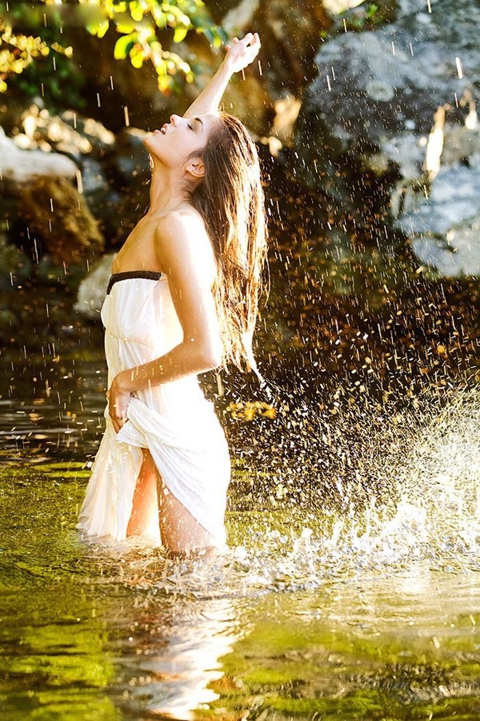 Marie Avgeropoulos in Pretoria