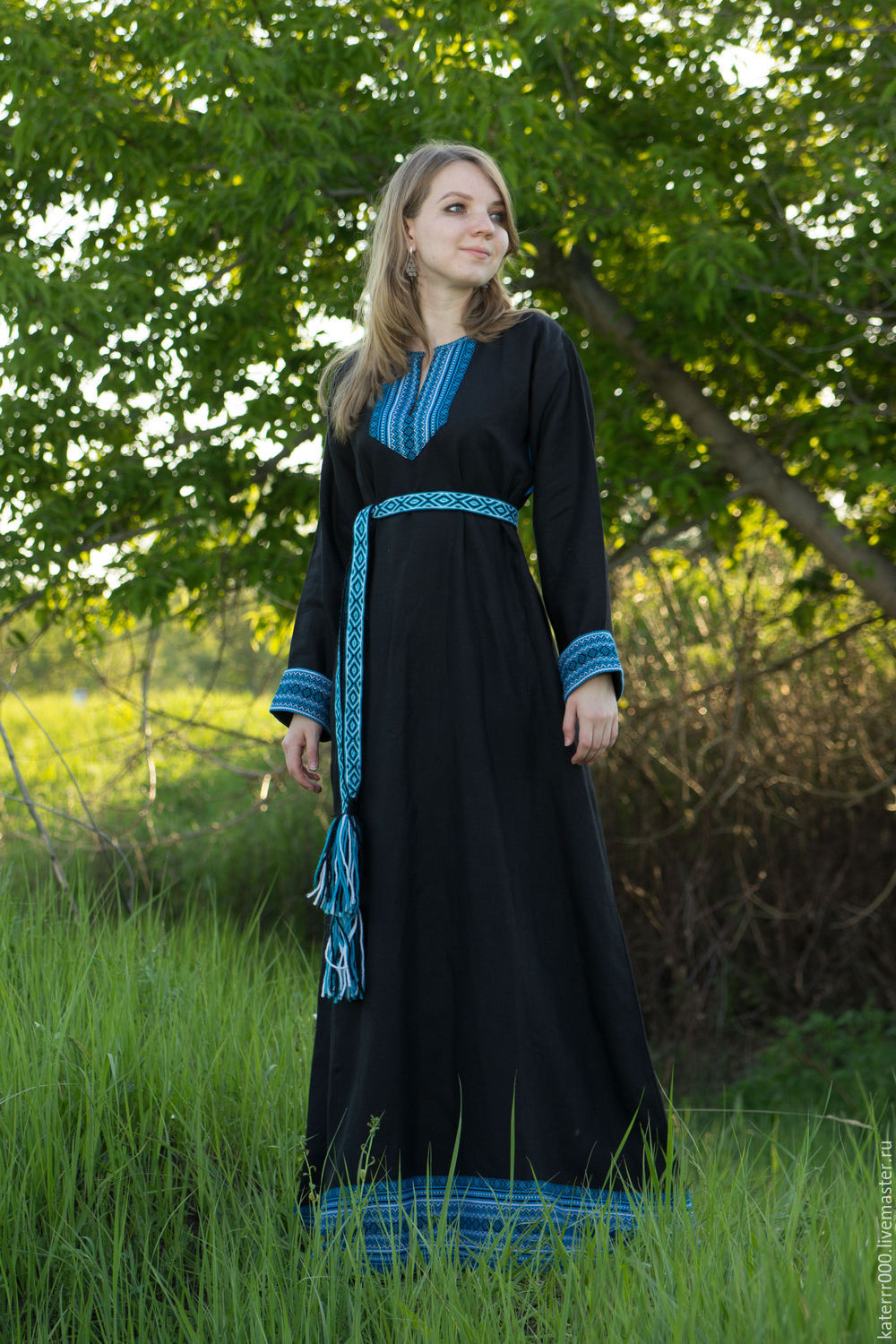 Women in Slavic costumes in Pretoria