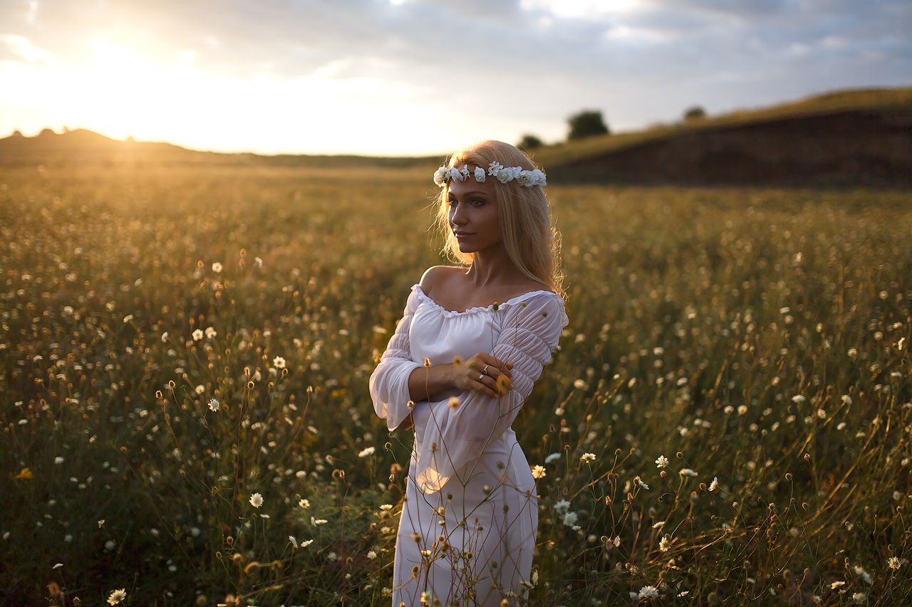 Girls in Slavic costumes in Pretoria